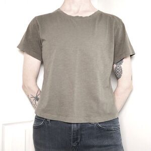 Athleta Crop Tee Size Small Olive Green